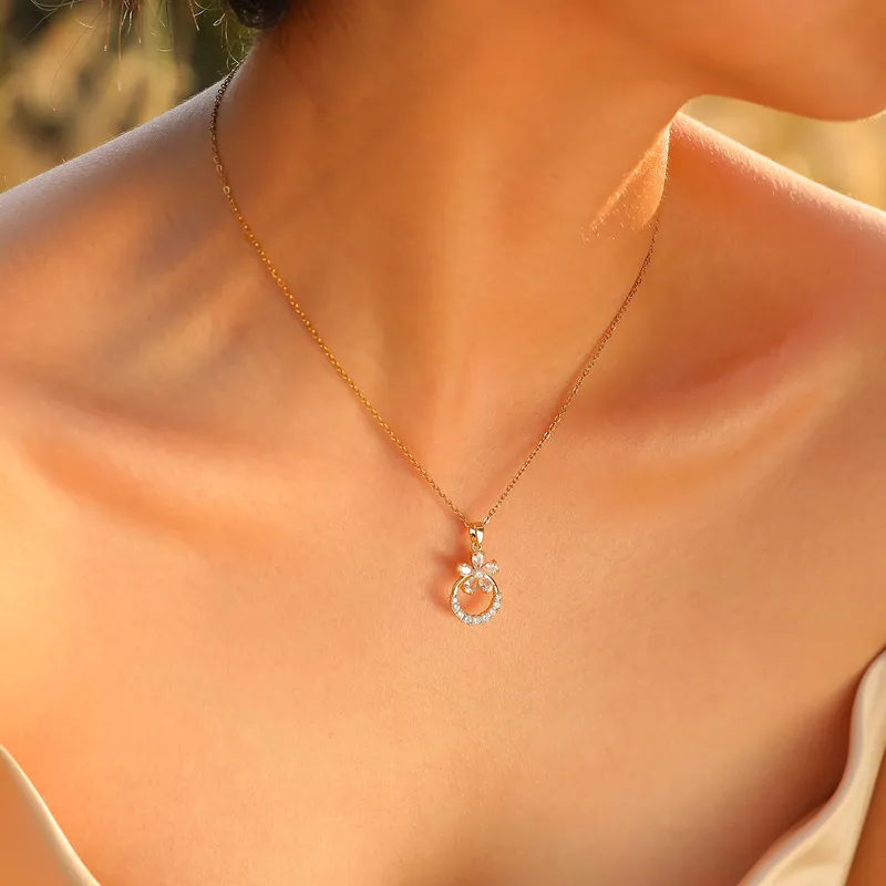 Elegant Alloy Pendant Necklace